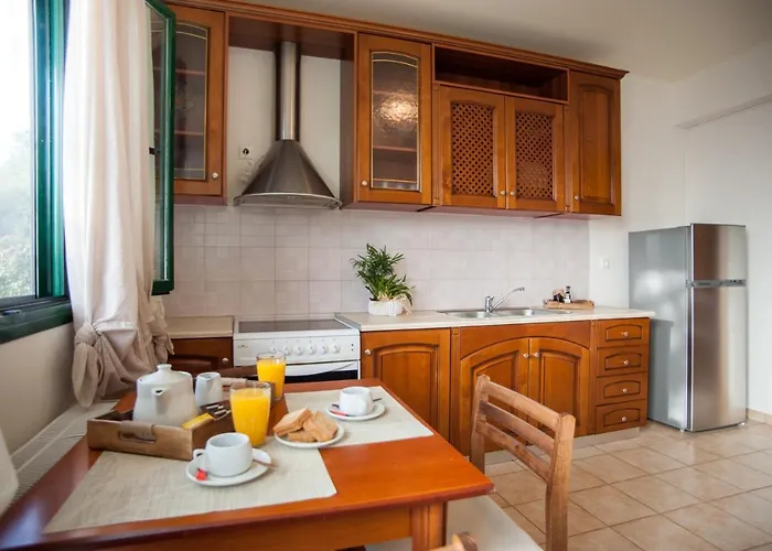 Evianna Apartment Mousata